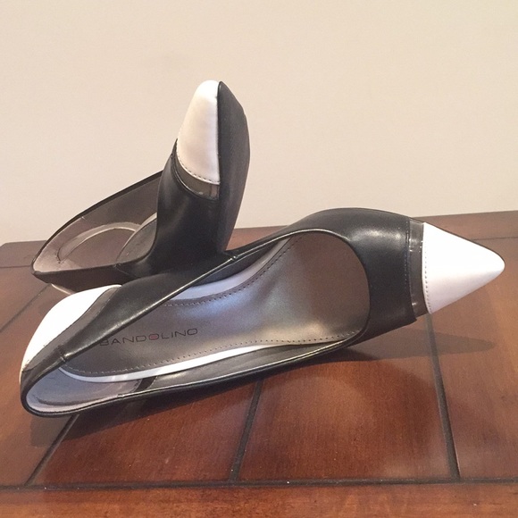 NWOT Striking Black & White Bandolino Size 5 Pumps - Picture 6 of 6